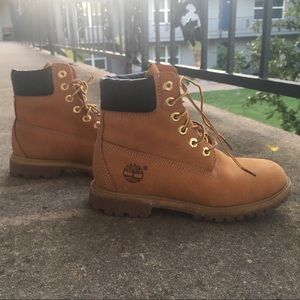 Timberland classic tan waterproof  boots